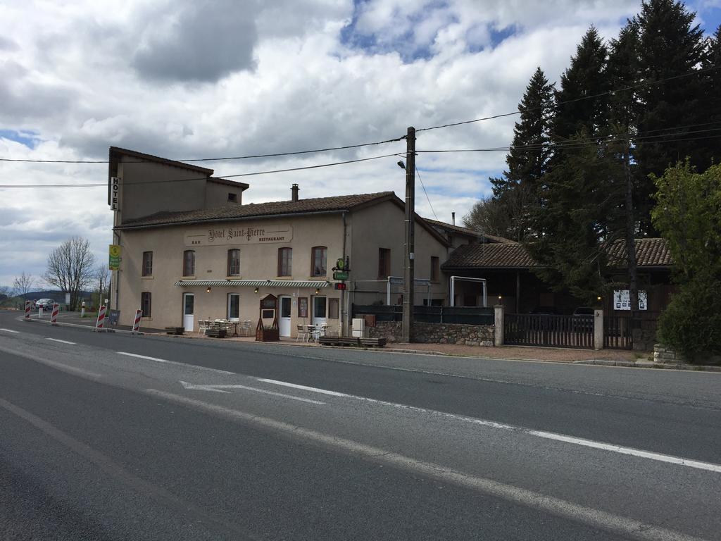 Hotel Saint Pierre Les Sauvages  Buitenkant foto
