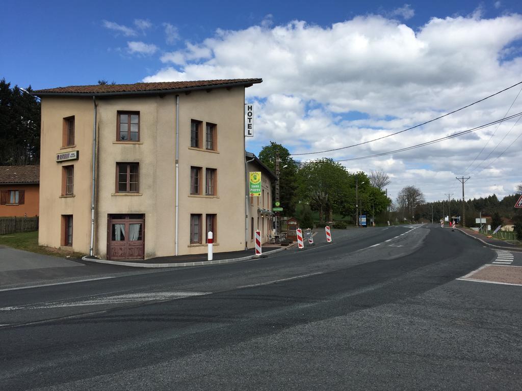 Hotel Saint Pierre Les Sauvages  Buitenkant foto